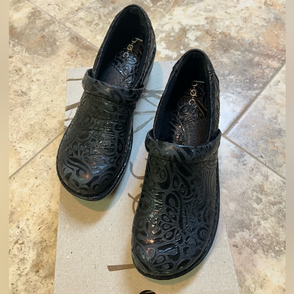 NIB B.O.C. Peggy Leather Clogs Women’s Size 8 Black Slip On Comfort Shoes